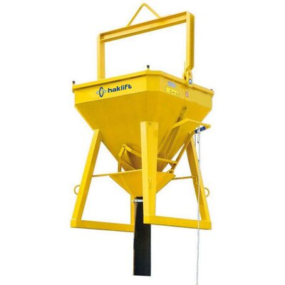 Concrete lifting buckets with rubber hose